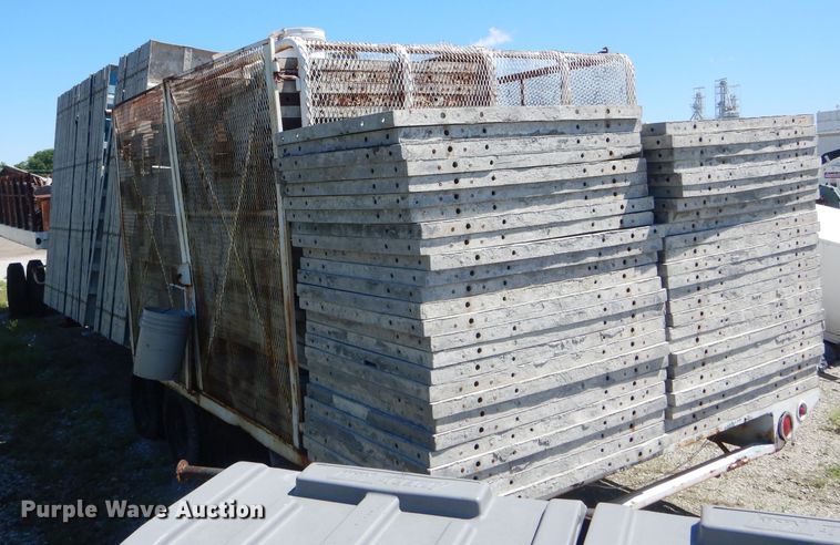 image for item DF3200 Approx. 156 aluminum concrete forms