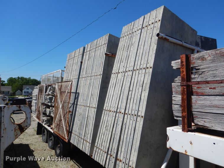 image for item DF3200 Approx. 156 aluminum concrete forms