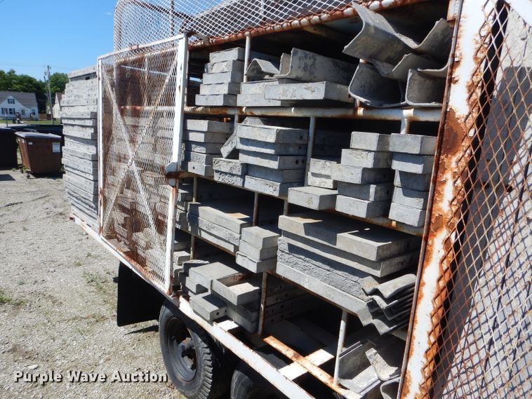 image for item DF3200 Approx. 156 aluminum concrete forms