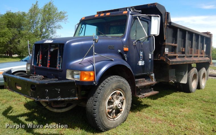 image for item DF4001 1997 International 4900  dump truck