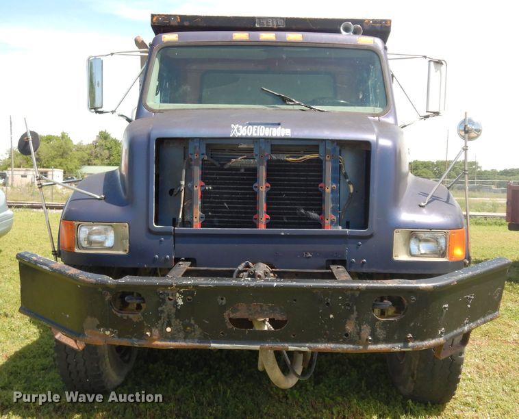 image for item DF4001 1997 International 4900  dump truck