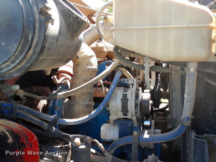 image for item DF4001 1997 International 4900  dump truck