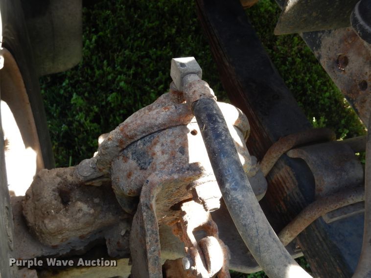 image for item DF4001 1997 International 4900  dump truck