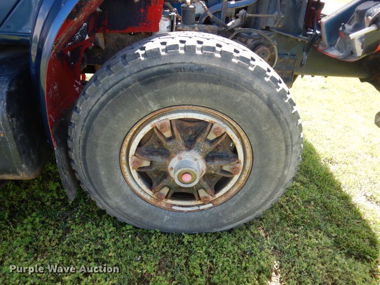 image for item DF4001 1997 International 4900  dump truck