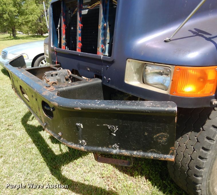 image for item DF4001 1997 International 4900  dump truck