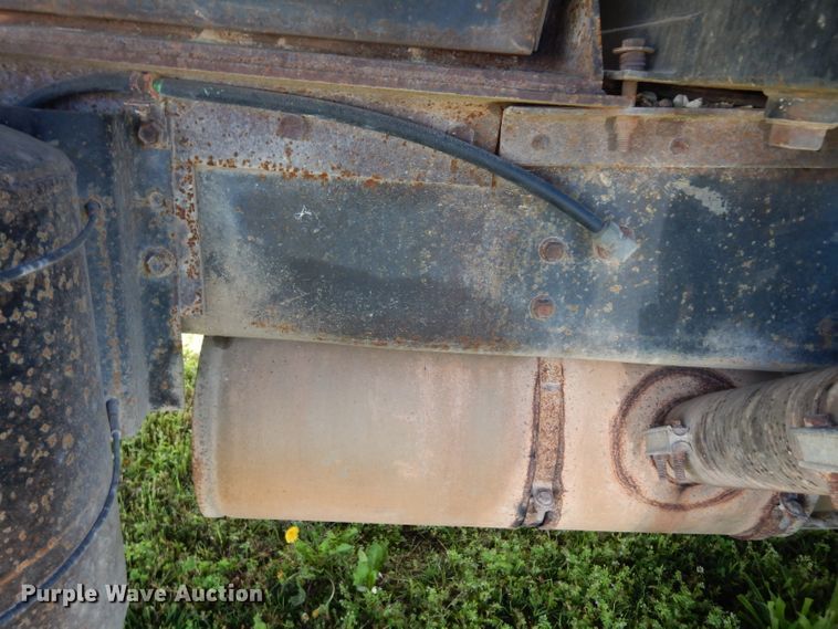 image for item DF4001 1997 International 4900  dump truck