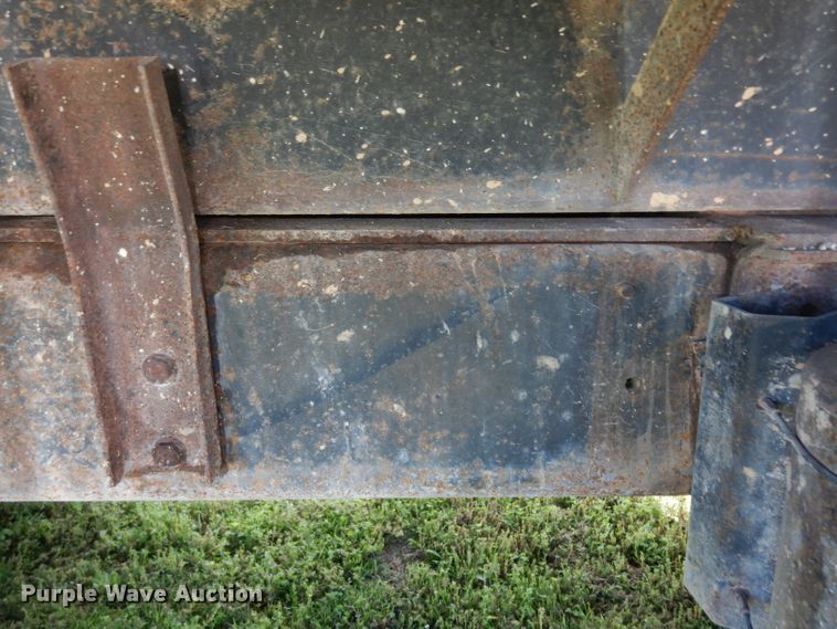 image for item DF4001 1997 International 4900  dump truck