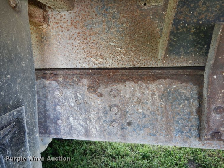 image for item DF4001 1997 International 4900  dump truck