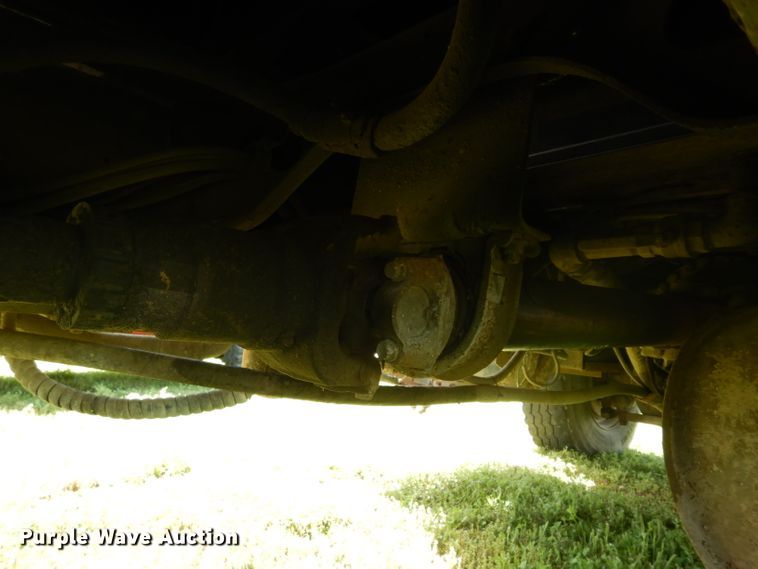 image for item DF4001 1997 International 4900  dump truck