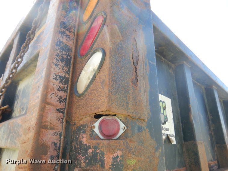 image for item DF4001 1997 International 4900  dump truck