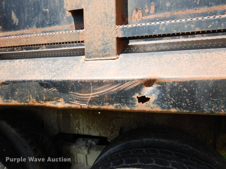 image for item DF4001 1997 International 4900  dump truck