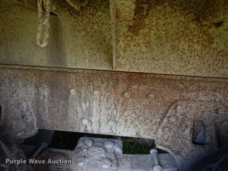 image for item DF4001 1997 International 4900  dump truck