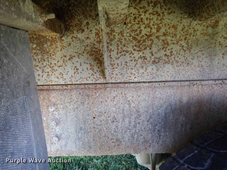 image for item DF4001 1997 International 4900  dump truck