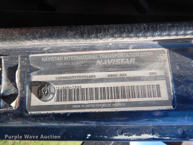 image for item DF4001 1997 International 4900  dump truck