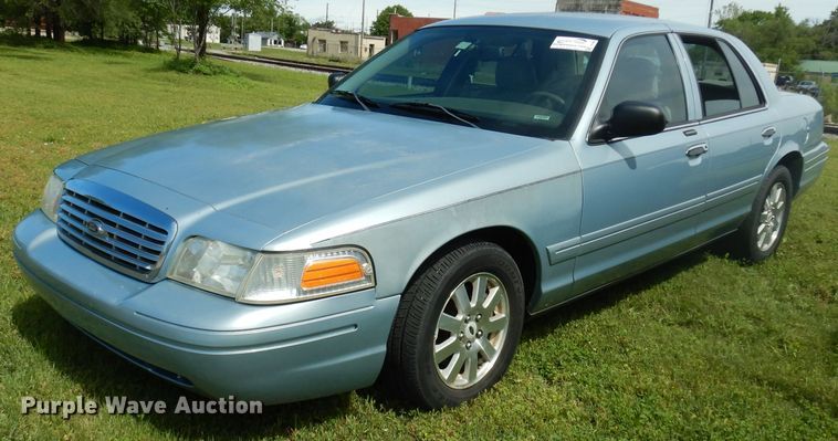 image for item DF4002 2006 Ford Crown Victoria LX
