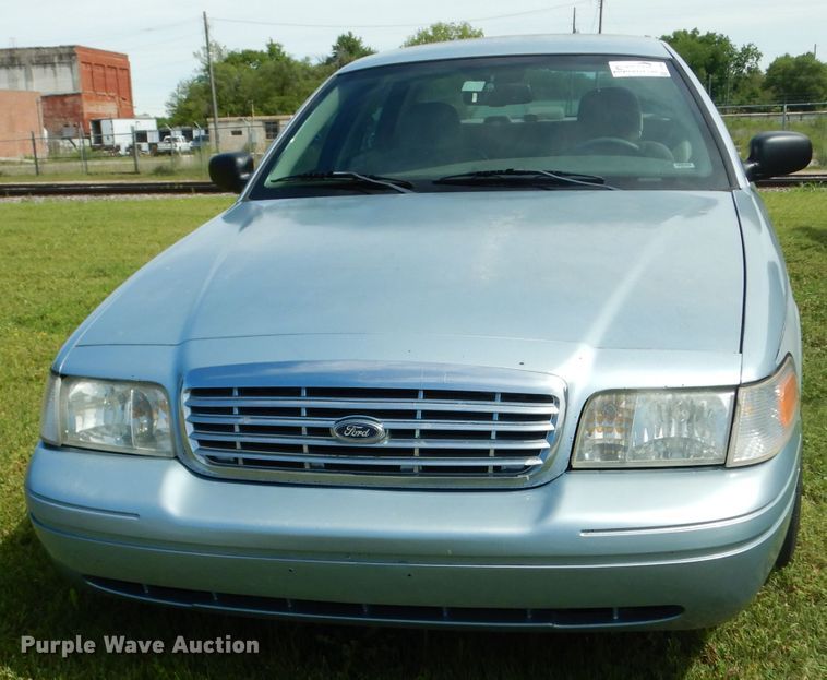 image for item DF4002 2006 Ford Crown Victoria LX