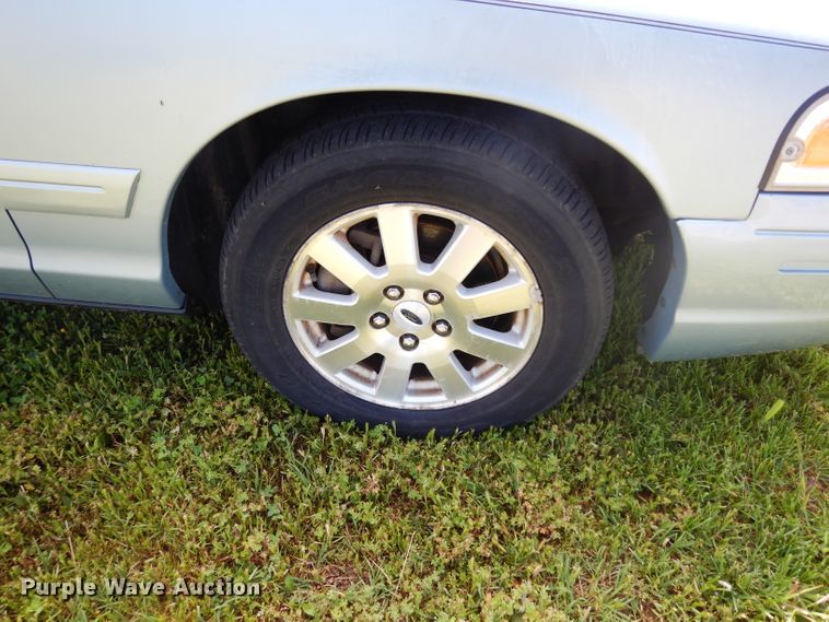 image for item DF4002 2006 Ford Crown Victoria LX