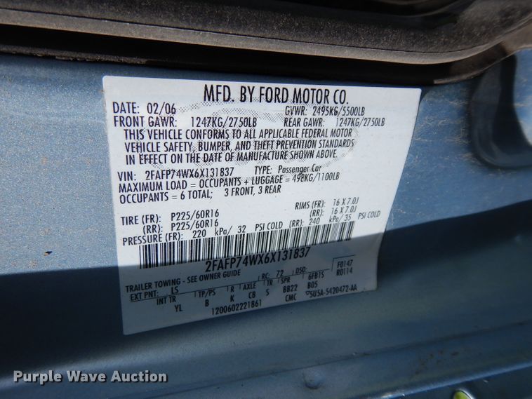 image for item DF4002 2006 Ford Crown Victoria LX