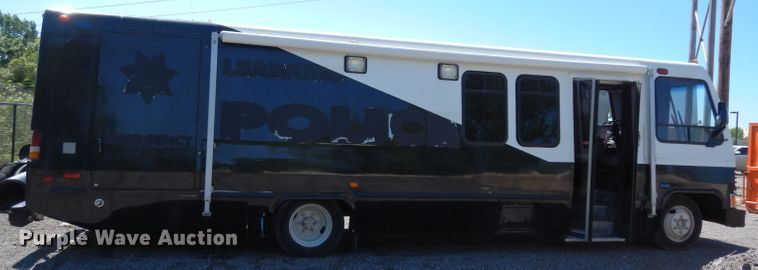 image for item DF4038 1997 Freightliner  RV