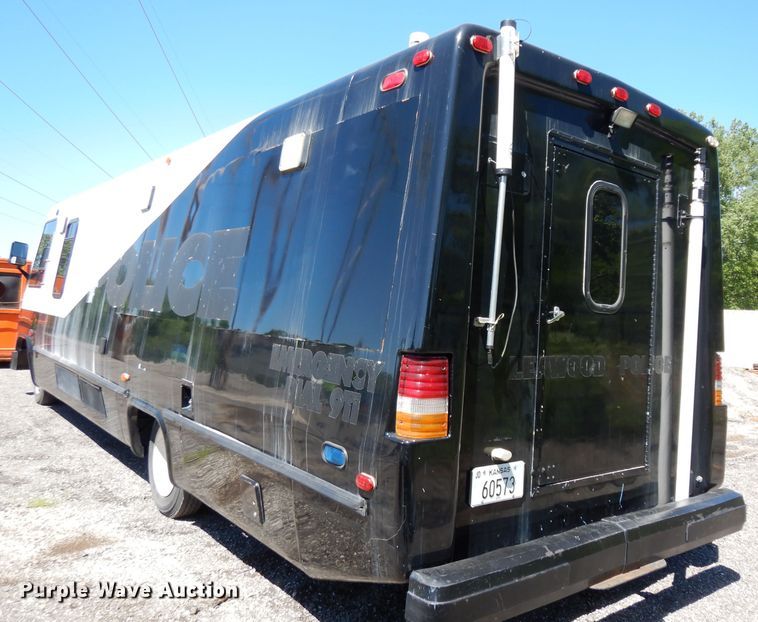 image for item DF4038 1997 Freightliner  RV