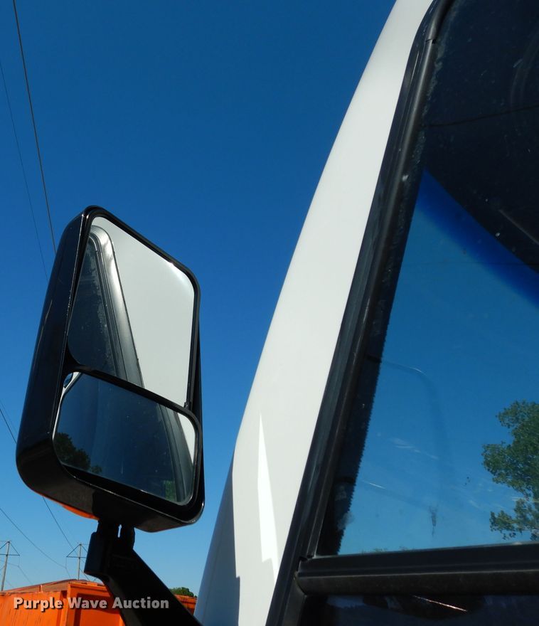 image for item DF4038 1997 Freightliner  RV