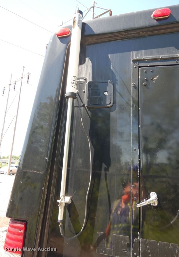 image for item DF4038 1997 Freightliner  RV