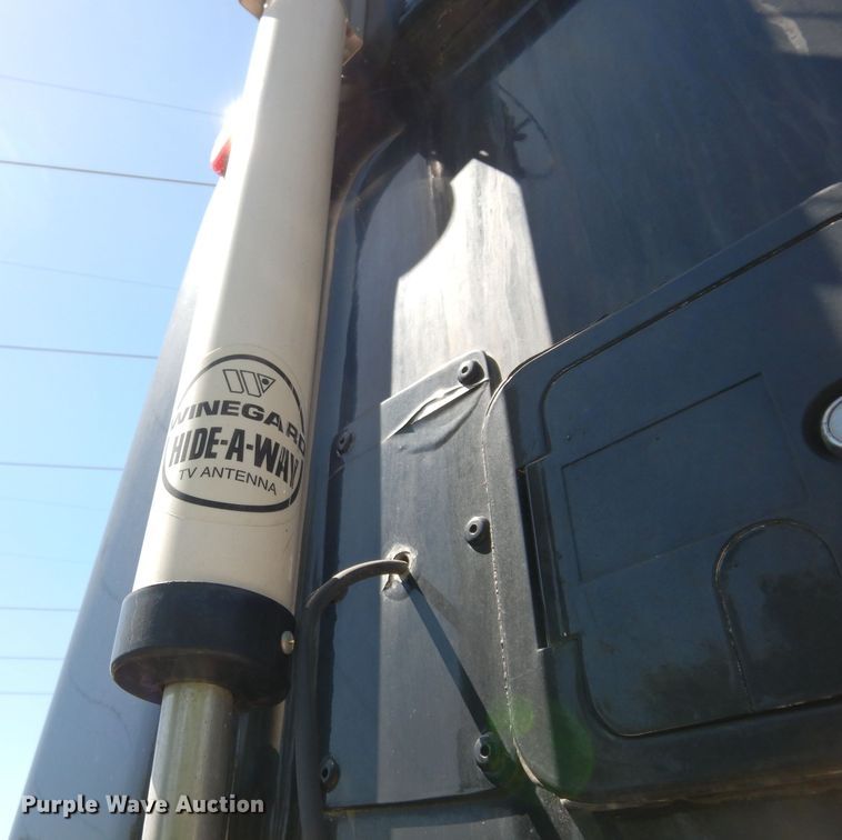 image for item DF4038 1997 Freightliner  RV