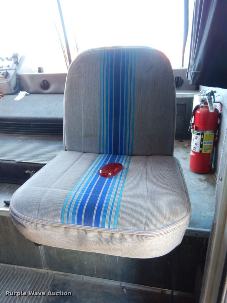 image for item DF4038 1997 Freightliner  RV