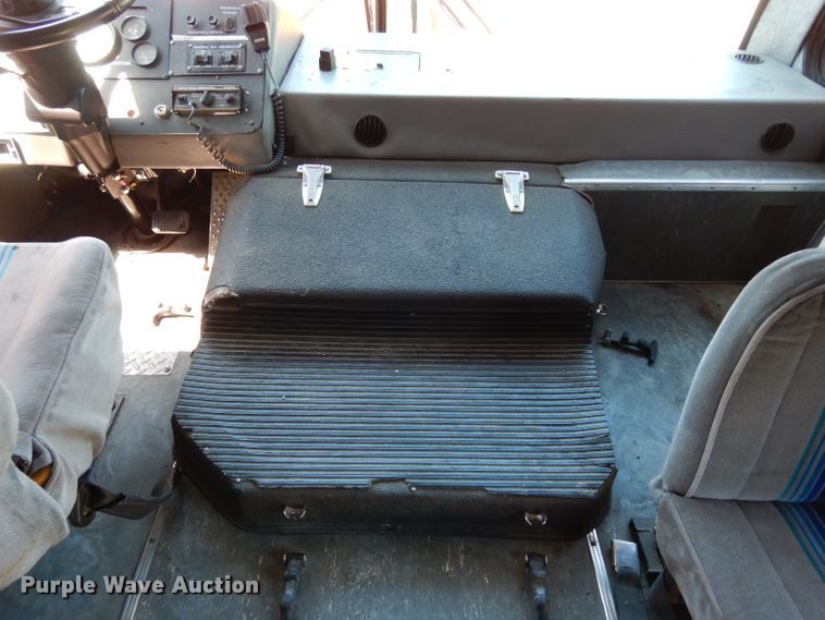 image for item DF4038 1997 Freightliner  RV