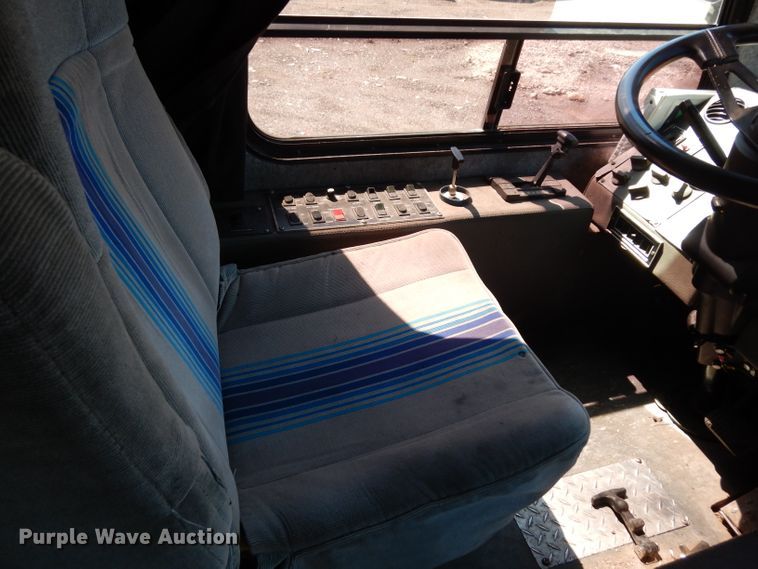 image for item DF4038 1997 Freightliner  RV