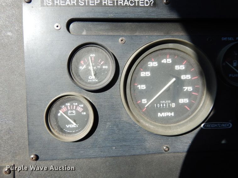 image for item DF4038 1997 Freightliner  RV