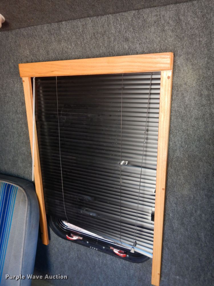 image for item DF4038 1997 Freightliner  RV