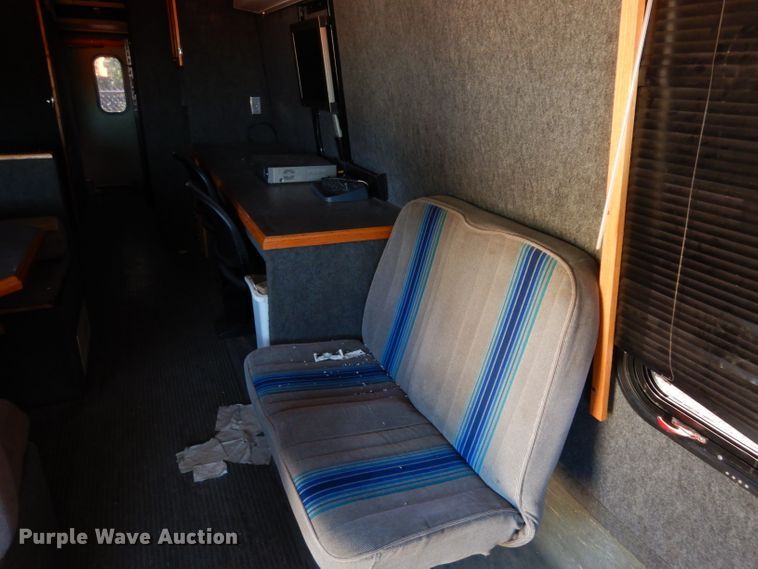 image for item DF4038 1997 Freightliner  RV