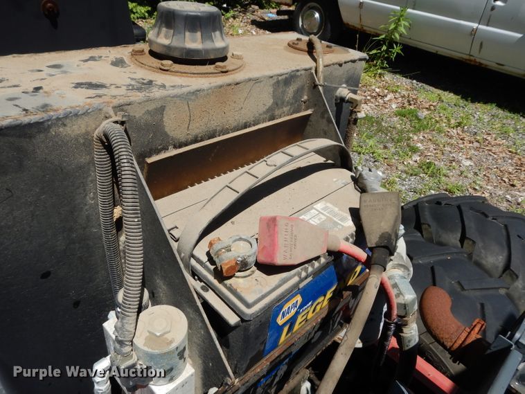 image for item DF4059 2008 Power Trac PT1850 slope mower