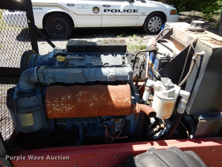 image for item DF4059 2008 Power Trac PT1850 slope mower