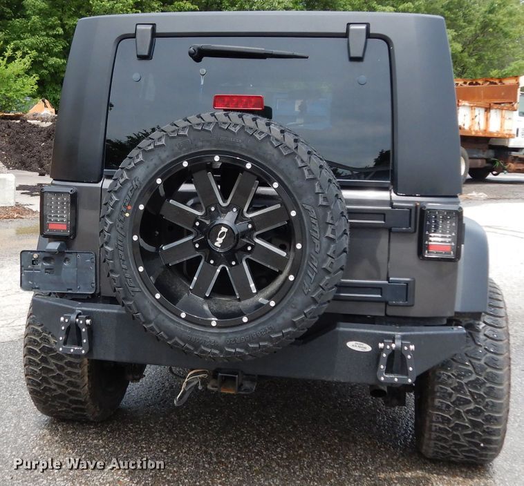 image for item DF4066 2007 Jeep Wrangler Sahara Rubicon Limited  SUV