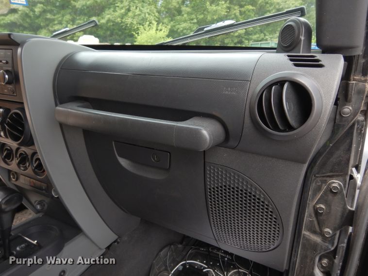 image for item DF4066 2007 Jeep Wrangler Sahara Rubicon Limited  SUV