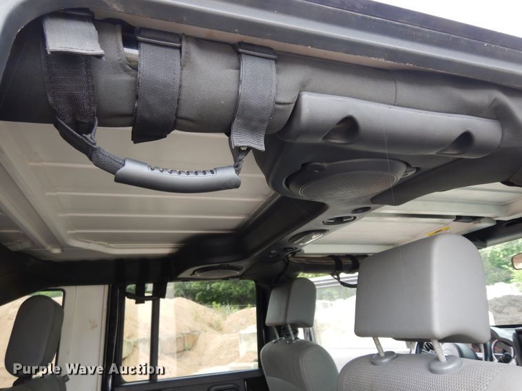 image for item DF4066 2007 Jeep Wrangler Sahara Rubicon Limited  SUV