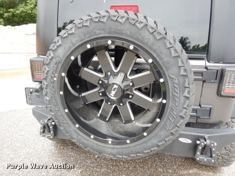 image for item DF4066 2007 Jeep Wrangler Sahara Rubicon Limited  SUV