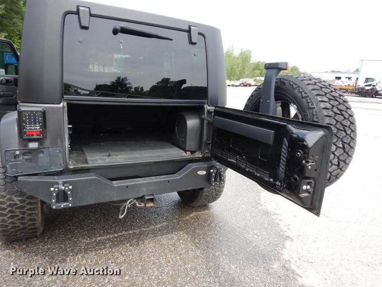 image for item DF4066 2007 Jeep Wrangler Sahara Rubicon Limited  SUV