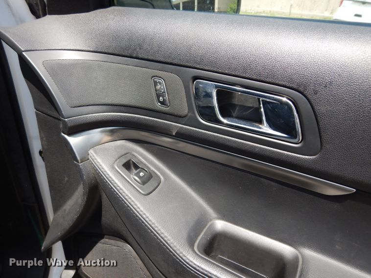 image for item DF4073 2016 Ford Explorer Police Interceptor  SUV