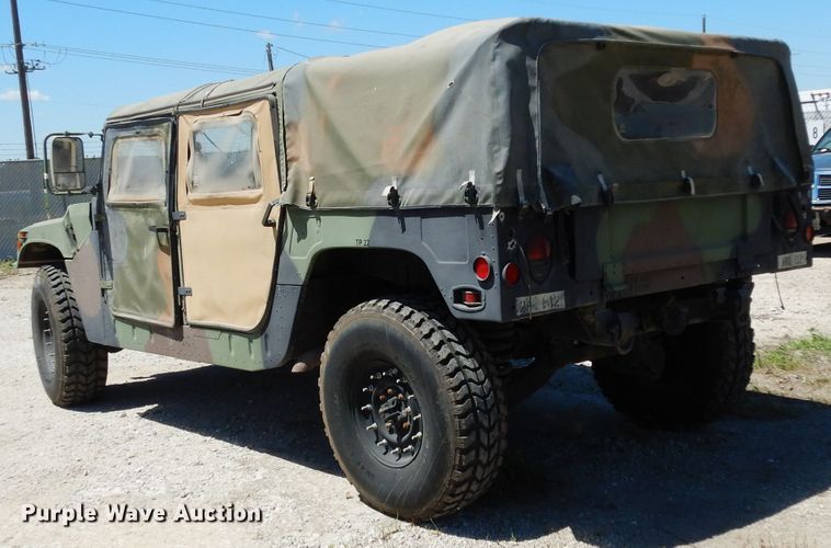 image for item DF4092 1989 Am General M998 Hummer  SUV