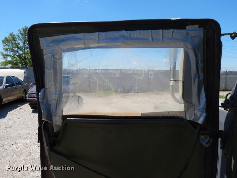 image for item DF4092 1989 Am General M998 Hummer  SUV