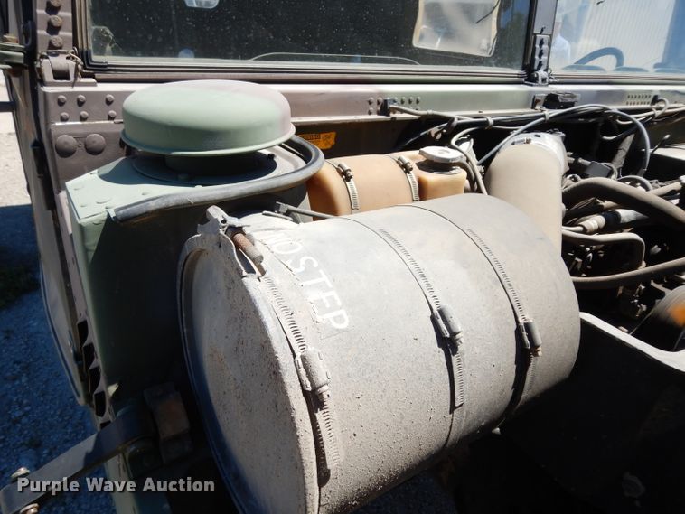 image for item DF4092 1989 Am General M998 Hummer  SUV