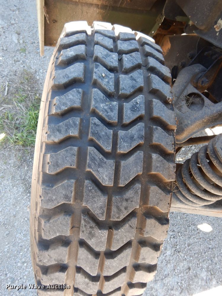 image for item DF4092 1989 Am General M998 Hummer  SUV