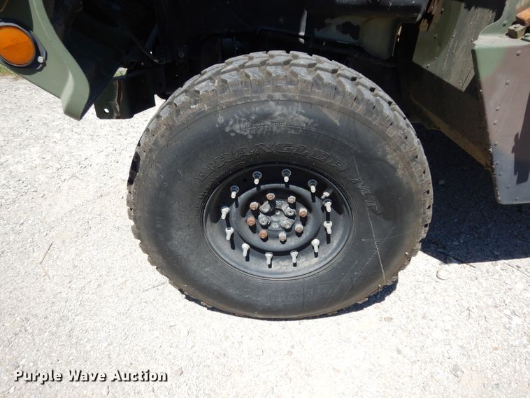 image for item DF4092 1989 Am General M998 Hummer  SUV