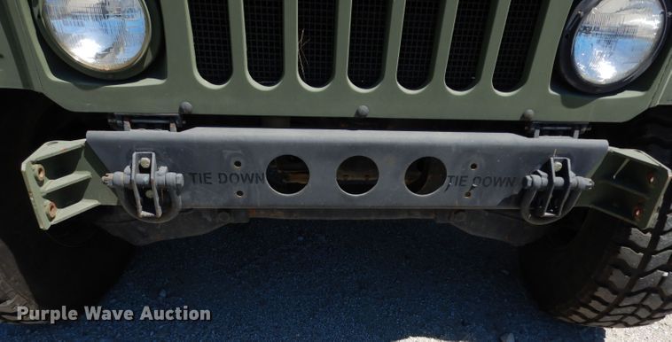 image for item DF4092 1989 Am General M998 Hummer  SUV