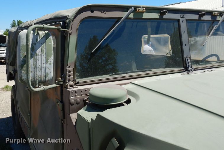 image for item DF4092 1989 Am General M998 Hummer  SUV