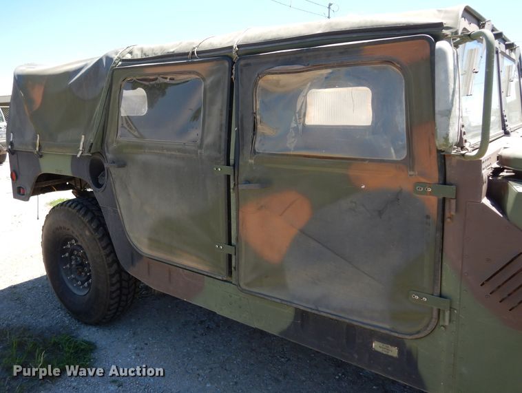 image for item DF4092 1989 Am General M998 Hummer  SUV