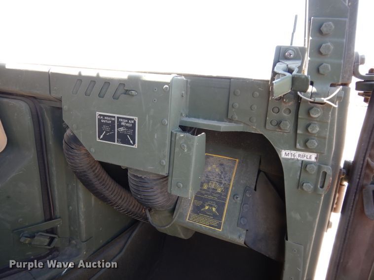 image for item DF4092 1989 Am General M998 Hummer  SUV